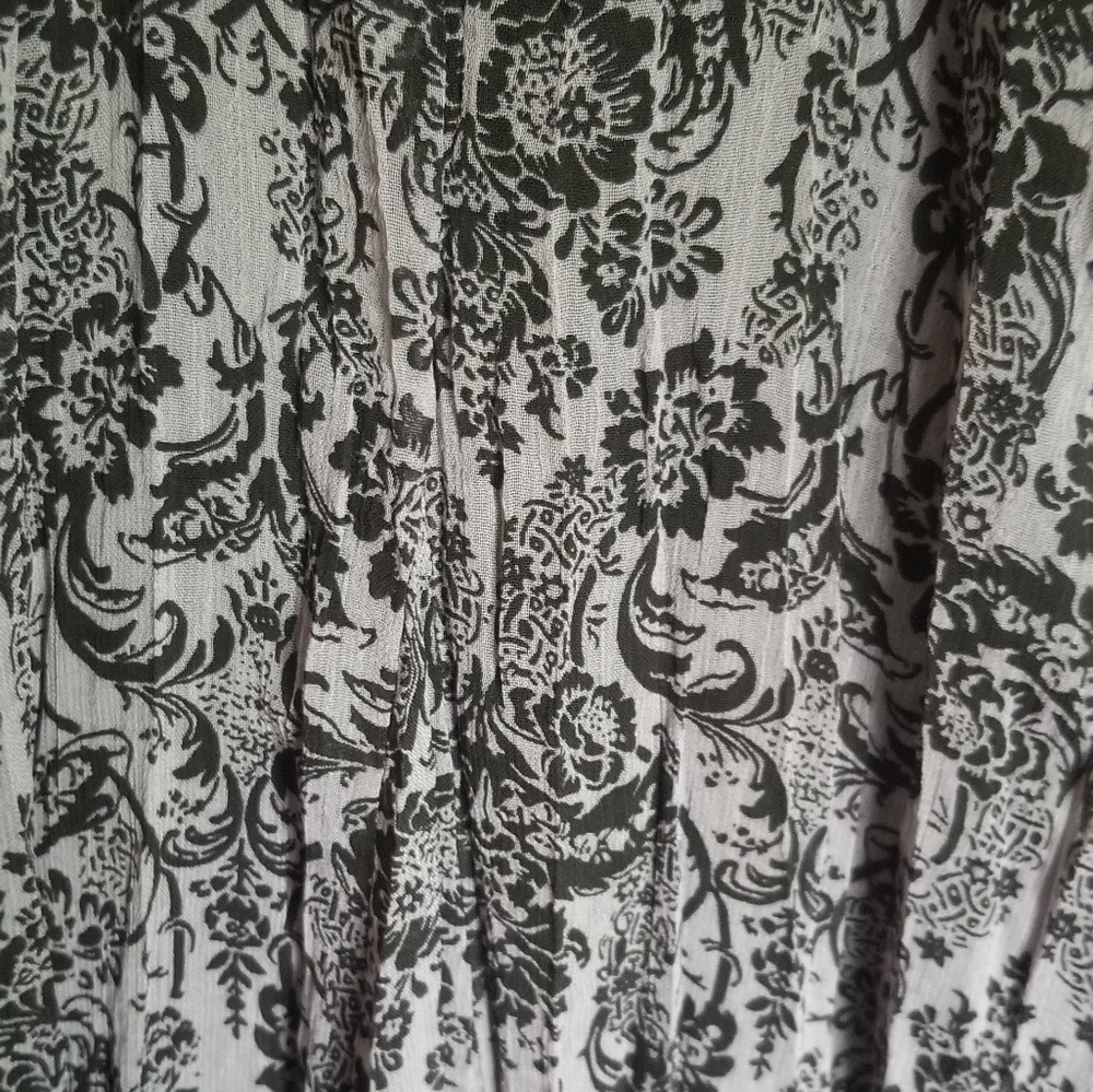 skirt - Picture 2 of 2